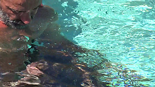 Underwater Fuck in the Pool