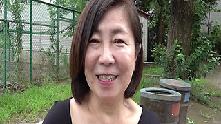 H077g01 the First Av of a Mature Woman with a Strong Libido in a Rigid Profession!