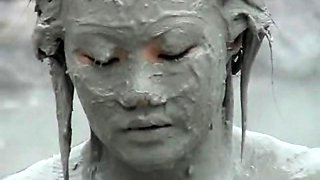 Asian girlfriend outdoor fucked and creampied