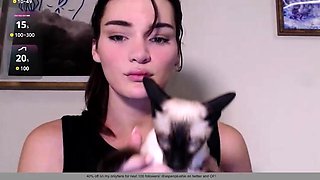 Cute amateur webcam teen girl toying pussy on webcam