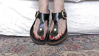 Black Flip-flop Toe Separator Sandals and Leather Foot Pads