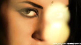 Flirtatious India's brunette smut