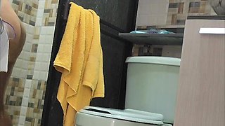 Looking at My Egyptian Stepmom While She Bathes, Real Sex