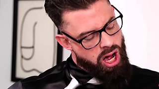 Hunk Boss Bangs His Hot Employee