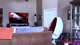 Sexy hottie Anetta Keys enjoys a solo toy masturbation