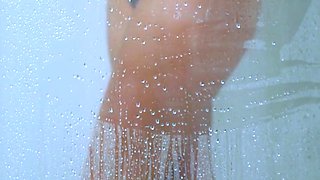 Gorgeous Girl - College Tanned Take A Shower In Bikini