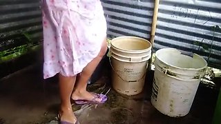 Desi Indian House Wife Bath