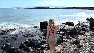 Amateur teen outdoor blowjob