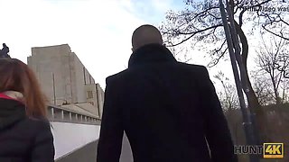 Hunt4k. a la pelirroja le gusta dar sexo por dinero frente a su novio
