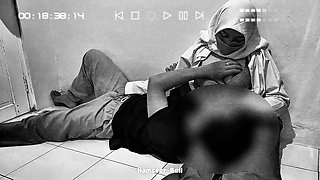 Damn! Caught on Video Malay High College Student Gets Handjob in Classroom