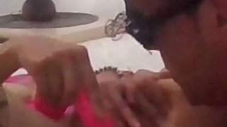 Le Como El Cono a La Zorra De Mi Esposa Espanola Con Su Satisfire Y El Dedo En El Culo Con Corrida Explosiva