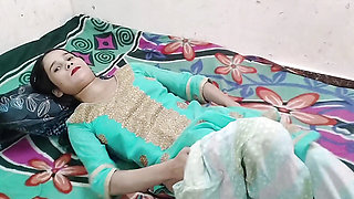 College girl ko hotel me jabar dasti le jakar pel diya