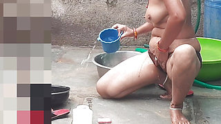The elder sister-in-law's elder sister is home in the village, she is taking a bath in the bathroom, opening the red color underwear, the sister is taking a bath of the elder sister-in-law.
