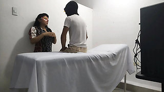 Hot Colombian MILF Spa Blowjob with Lots of Saliva for Special Client