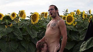 Sunflower Field Thrill: Sweet Suck & Outdoor Cream