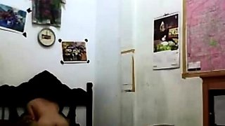 Indonesian Babe Orgasms on Fucking Machine