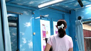 Tempting Asian mature babe gives kinky massage