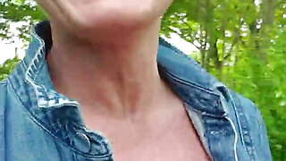 Mil Julie squirts outside