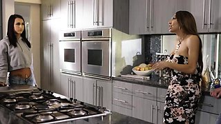 Tbabe Jessy Dubai deepthroats handsome Colby in the kitchen