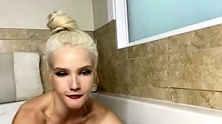 Amazing Amateur Blonde Naked Babe