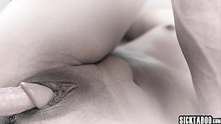 Lustful babes fucks male sex addict