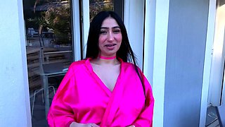 Gorgeous latina babe in european blowjob threesome