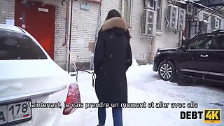 Un Mec Sort Une Bite Dure Dun Pantalon Pour Punir Le Ravissant Debiteur 10 Min With Monica Wet