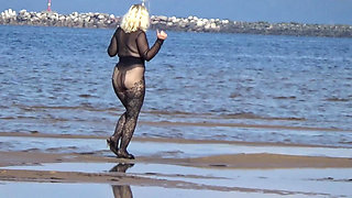 Sea Beach - Nylon Girl