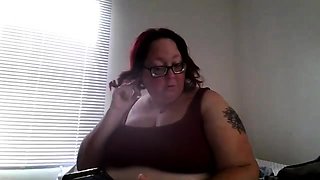 Big boob brunette masturbates on webcam