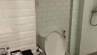 Squirting Hijab Girl Pissing