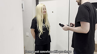 This cute courier gave herself up for an extra tip!