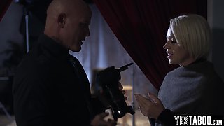 mom photographer fucks monster chopper client