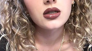 Chubby blonde brianna solo masturbation