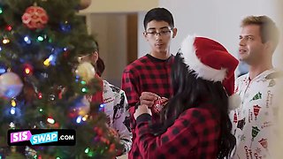 Kinky studs surprise their stepsisters with their cocks
