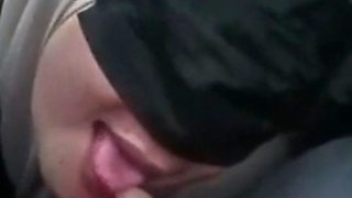 Malay muslim blowjob in car