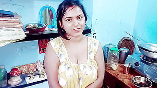 Hot desi indian girl bigg big in the room