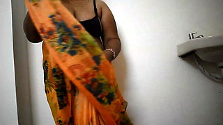 Bhabhi  Wear Saree in Home