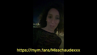 🇫🇷 Misschaudexxx, I'm walking down the street with my light plug in my ass.