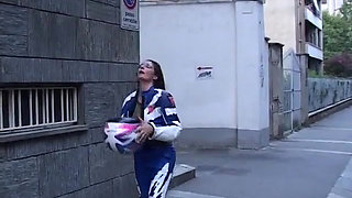 Look how I undress this bitch of my neighbor!