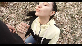 A Walk for Snowdrops Turned Into a Juicy Blowjob in the Middle of the Forest