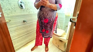 Bathroom Mein Mosi Ke Sath Jabardast Kiya Kand ?