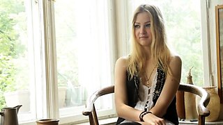 Blonde teen Sierras first erotic masturbation video