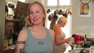 Amber Kawaii And Lindsey Cruz - Lesbian Foursome Opens All Senses And Pussies