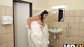 Casual fucking action of the bride in wedding dress and stranger in the bathroom