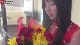 Hot Korean ABG Elle Lee Gets Her Lunar New Year Present from Her Chinese Fan