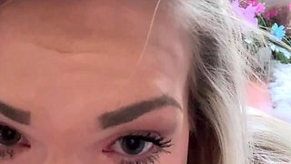 Hot amateur blonde pregnant toying her pussy solo