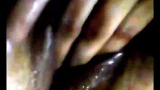 Desi Bhabi Finger De Ke Chut Se Pani Nikala