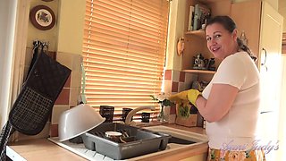 Eva Jayne Jerk Off Instruction & Masturbation in the Kitchen