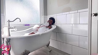 Lyric Sky - Wild Dildo Masturbation And Hard Pussy Pounding-steamy Clawfoot Tub Bubble Bath