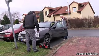 car-repair guy gets seduced by a big man